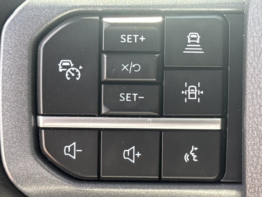 Used 2024 Ford F350 Lariat w/ Lariat Ultimate Package AWD/4WD image 25