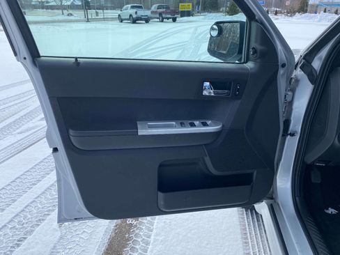 Used 2008 Mercury Mariner 4WD V6 image 11