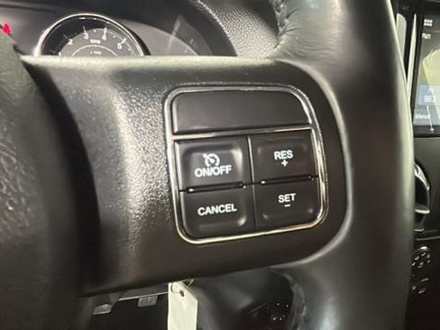 Used 2018 Jeep Wrangler Sport AWD/4WD image 16