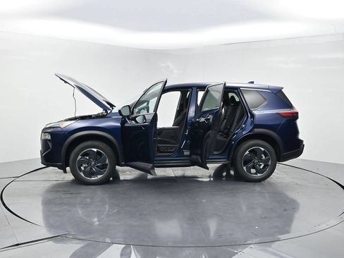 Used 2024 Nissan Rogue SV AWD/4WD image 29