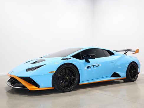 Used 2021 Lamborghini Huracan STO image 3