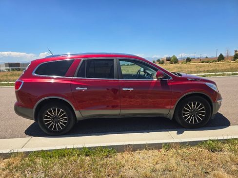 Used 2010 Buick Enclave CXL AWD/4WD image 6
