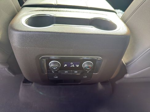 Used 2022 Chevrolet Tahoe LT w/ Luxury Package image 31