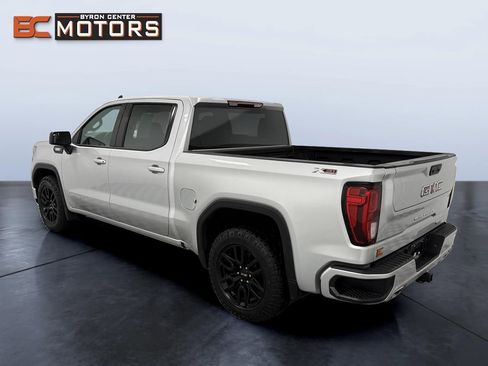 Used 2022 GMC Sierra 1500 Elevation image 4