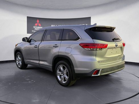 Used 2019 Toyota Highlander Limited image 3