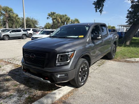 Used 2020 Nissan Titan PRO-4X w/ Pro-4x Utility Package AWD/4WD image 3