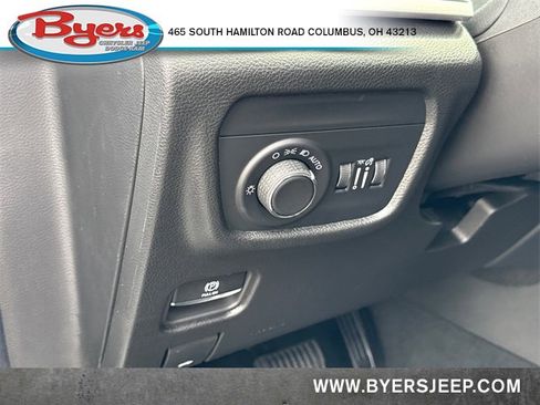 New 2025 Jeep Grand Cherokee Altitude image 15