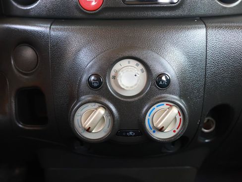 Used 2011 Nissan Cube 1.8 S w/ Interior Designer Pkg FWD image 30