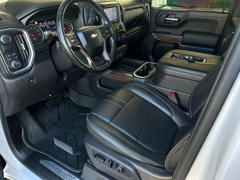 Used 2019 Chevrolet Silverado 1500 High Country w/ Technology Package image 10