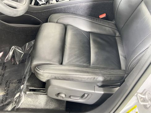 Used 2023 Volvo XC40 B5 Plus w/ Protection Package Premier image 19