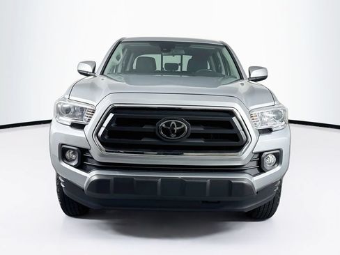 Used 2022 Toyota Tacoma SR5 w/ SR5 Appearance Package (SM) RWD image 2