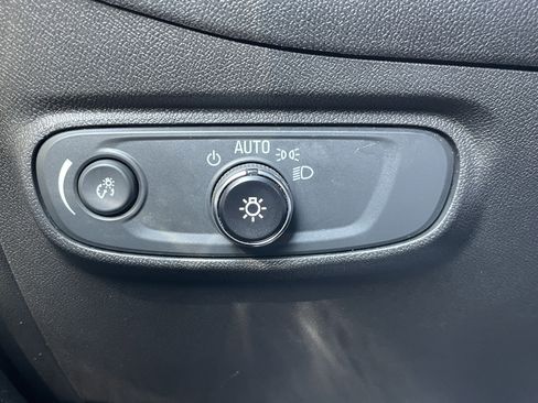 Used 2023 Chevrolet Equinox LT image 21