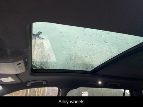 Used 2021 Volkswagen Tiguan SE R-Line image 16