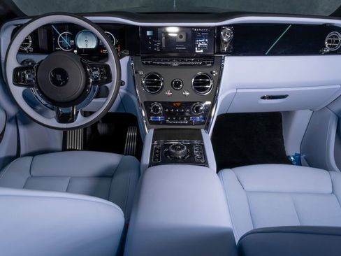 Used 2026 Rolls-Royce Cullinan AWD/4WD image 44