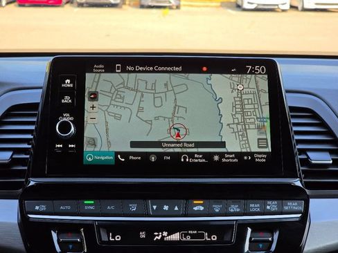 Used 2025 Honda Odyssey Touring image 27
