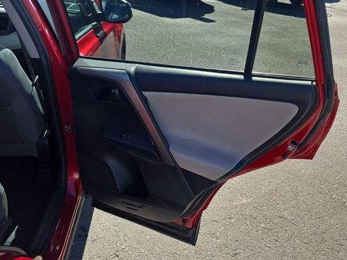 Used 2015 Toyota RAV4 LE w/ Preferred Accessory Package image 16