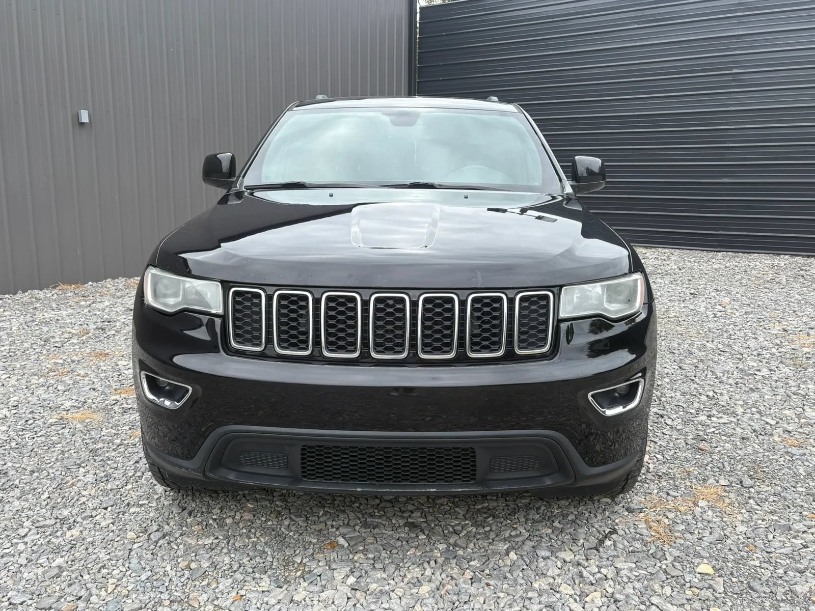 Used 2018 Jeep Grand Cherokee Laredo AWD/4WD image 2