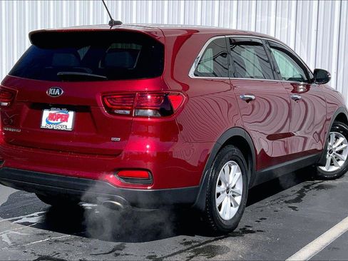 Used 2019 Kia Sorento LX image 10
