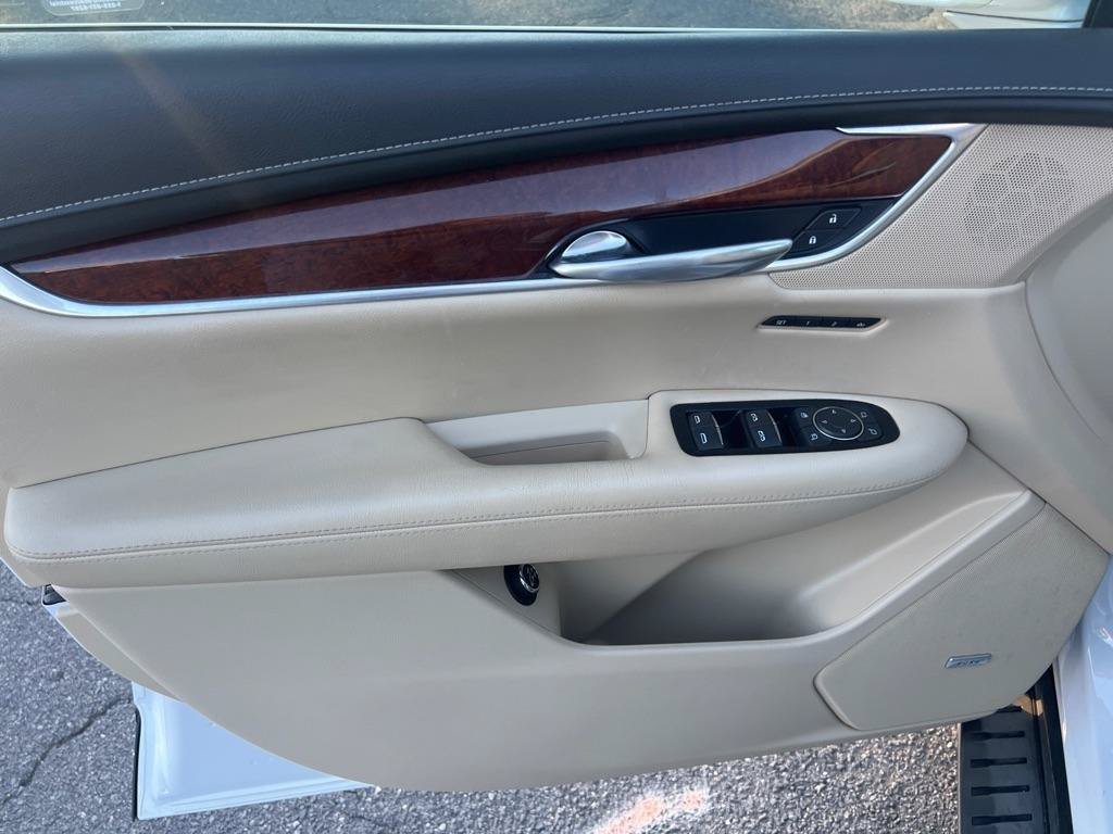 Used 2018 Cadillac XT5 Premium Luxury FWD image 14