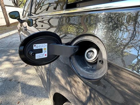 Certified 2023 Chrysler Pacifica Touring-L FWD image 42