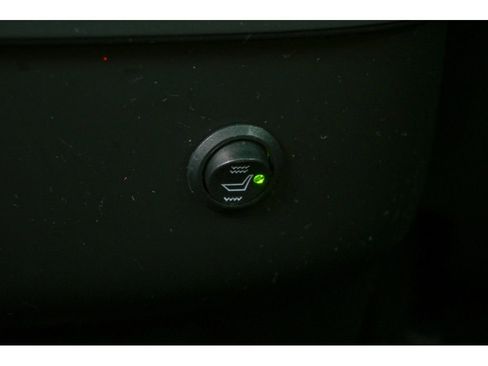 Used 2018 Volvo XC60 T6 Momentum w/ Vision Package image 29