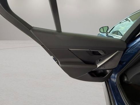 Used 2025 BMW 530i w/ Premium Package image 29