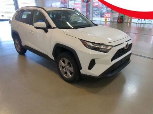 Used 2024 Toyota RAV4 XLE image 1