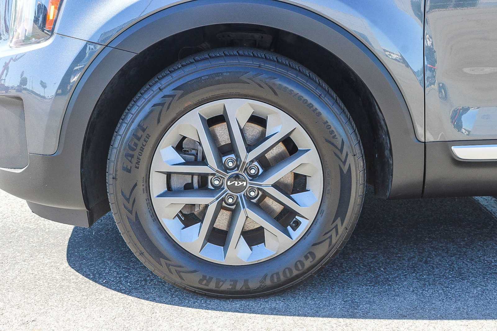 Used 2024 Kia Telluride LX FWD image 9
