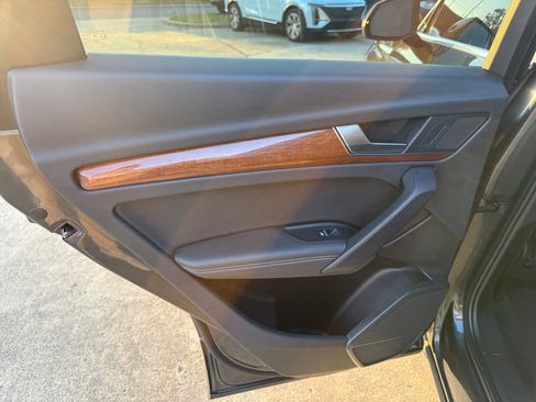 Used 2021 Audi Q5 2.0T Premium Plus image 23