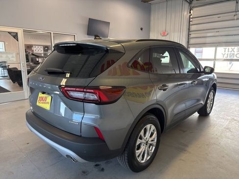Used 2025 Ford Escape Active w/ Active Premium Tech Pack image 4