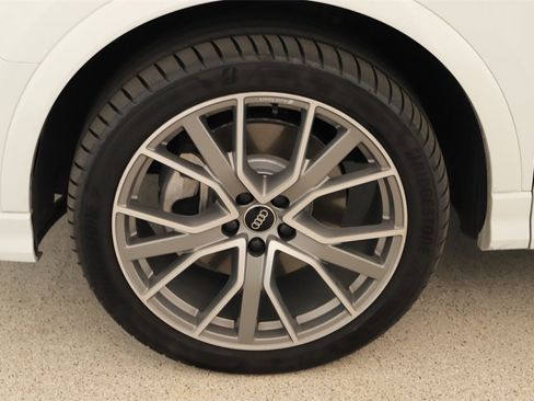 Certified 2025 Audi Q3 2.0T Premium Plus w/ Premium Plus Package image 33