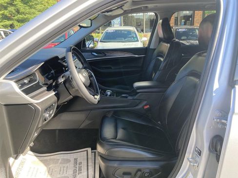 Used 2023 Jeep Grand Cherokee 4WD 4xe image 10