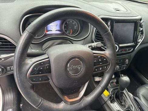 Used 2019 Jeep Cherokee Limited w/ Luxury Group image 7