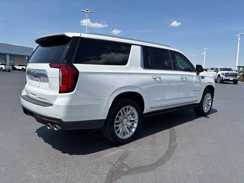 Used 2023 GMC Yukon XL Denali w/ Advanced Technology Package AWD/4WD image 5