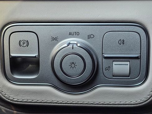 New 2026 Mercedes-Benz GLE 63 AMG S image 28