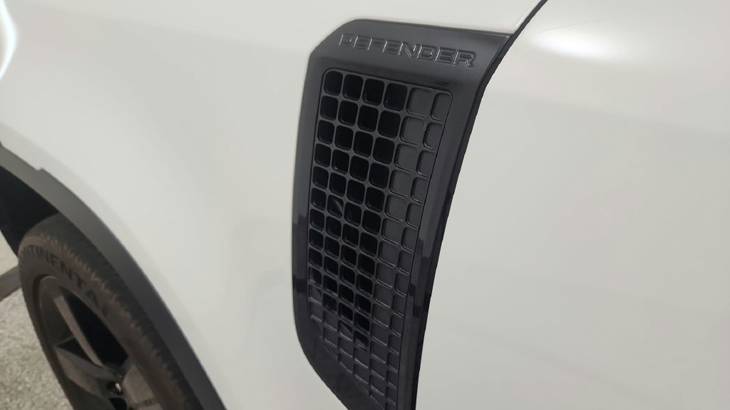 Used 2023 Land Rover Defender 90 S AWD/4WD image 44