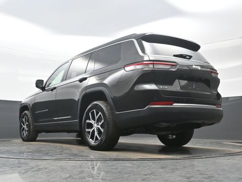 Used 2023 Jeep Grand Cherokee L Limited image 29