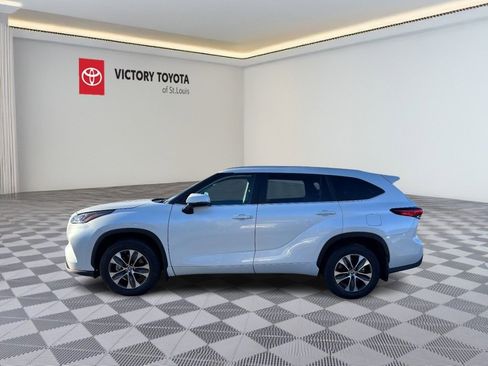 Used 2023 Toyota Highlander XLE image 10