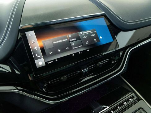 New 2026 Aston Martin DBX 707 image 27