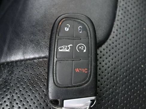 Used 2021 Jeep Cherokee Latitude Lux w/ Sun & Sound Group AWD/4WD image 25