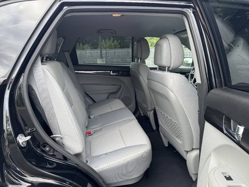 Used 2013 Kia Sorento LX w/ Convenience Pkg FWD image 20