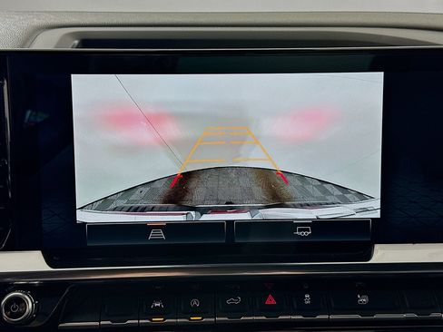 Used 2025 GMC Sierra 1500 SLT image 22