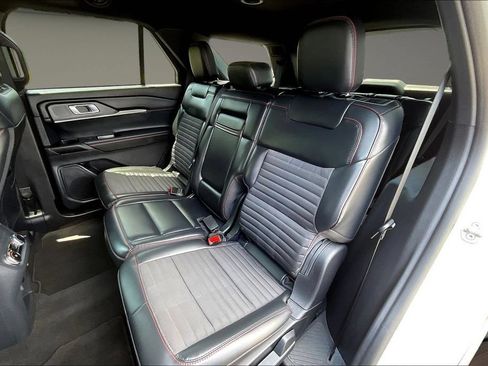 Used 2025 Ford Explorer ST-Line w/ ST-Line Street Pack AWD/4WD image 26