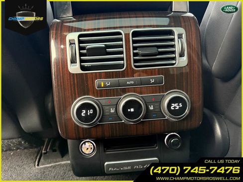 Used 2016 Land Rover Range Rover HSE image 17