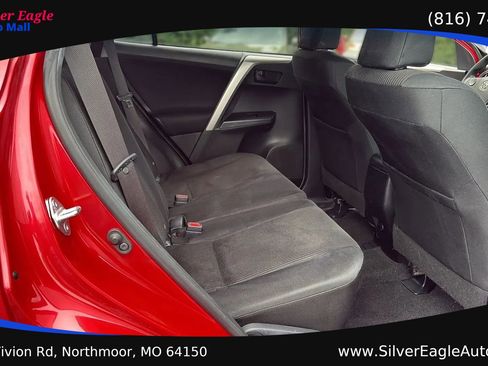 Used 2016 Toyota RAV4 LE FWD image 11