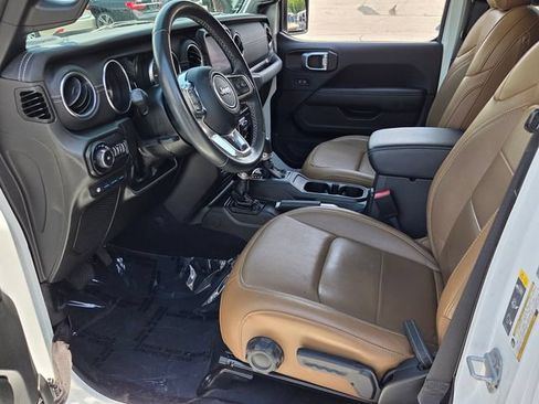Used 2022 Jeep Wrangler Unlimited Sahara AWD/4WD image 14