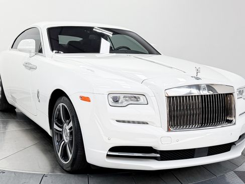 Used 2019 Rolls-Royce Wraith RWD image 3