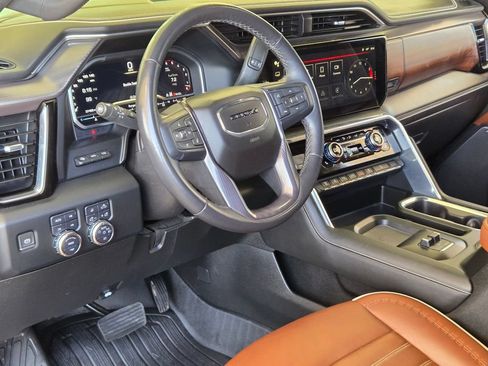 Used 2024 GMC Sierra 3500 Denali Ultimate AWD/4WD image 10