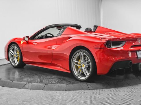 Used 2019 Ferrari 488 Spider Rosso Corsa image 6