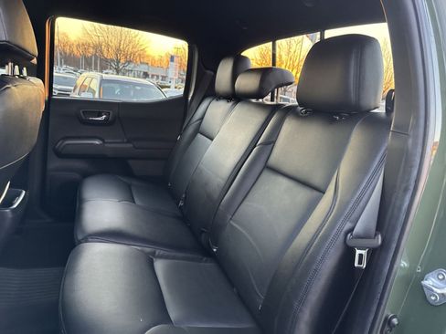 Used 2022 Toyota Tacoma TRD Sport image 21